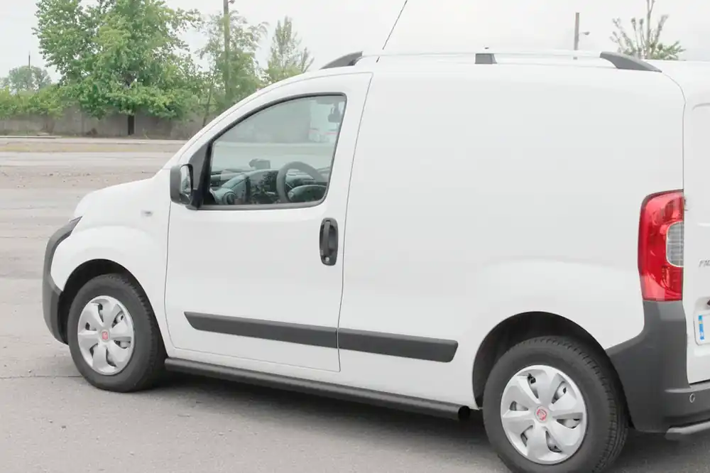 Au mai rămas puține bucăți | Peugeot Bipper 2008-2017 Bare Laterale Ø60 Negre (2 buc, Otel Inoxidabil)